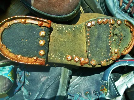 鞋，鞋底，代表，鞋，鞋底，山鞋，结实，有钉，没有人