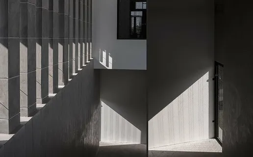 建筑,室内,穿过走廊,建筑结构,建筑,无人,白天,建筑外部 建筑,室内,穿过走廊,建筑结构,建筑,无人,白天,建筑外部