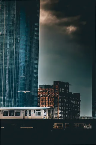 灰色，巴士，旁边，蓝色，玻璃建筑，厚厚的，黑色，云