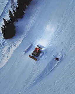 雪地上的雪车 雪地上的雪车