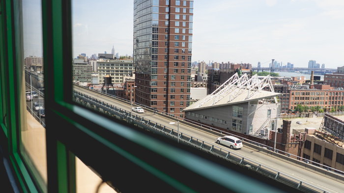 在美国，wework dumbo heights、天际线、道路、办公室、协同工作、wework、地铁