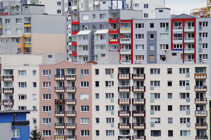 各色混凝土建筑、城市、公寓、建筑、住房、房地产经纪人、建筑外观、建筑结构