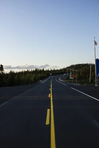 树木、森林、湖泊、道路、纽芬兰、拉布拉多、加拿大、标志