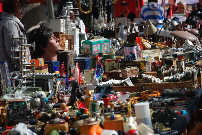 男人，坐着，中间，玩具，跳蚤市场，浏览，站立，市场