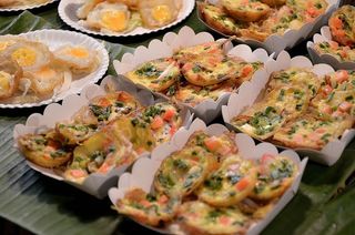 市场上的本地泰国菜