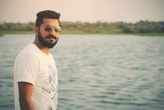 男士，穿着，白色圆领衬衫，身体，水，白天，男士