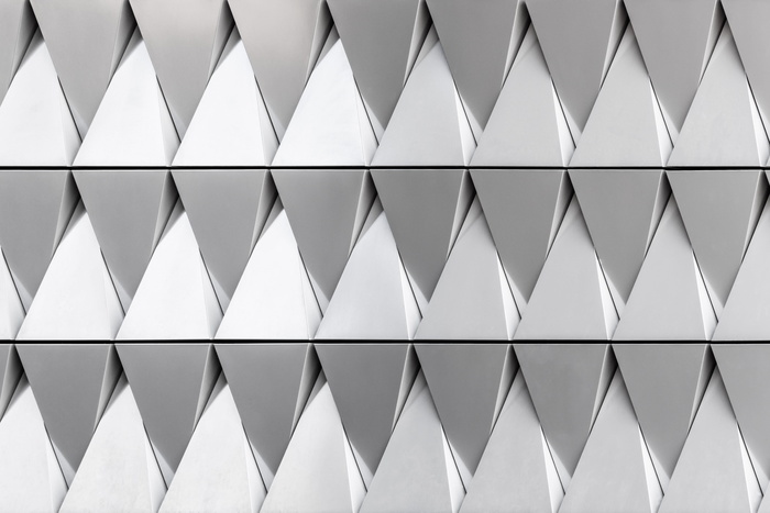 白色和灰色表面