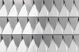 白色和灰色表面