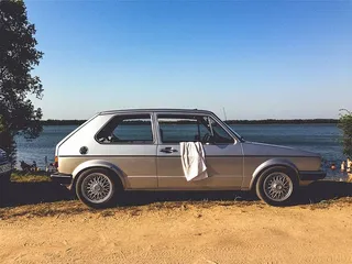 灰色，5门，5门掀背车，停车，湖，灰色，门，掀背车