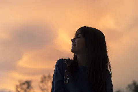 墨西哥，瓜达拉哈拉，颜色，橙色，女孩，剪影，微笑，温暖