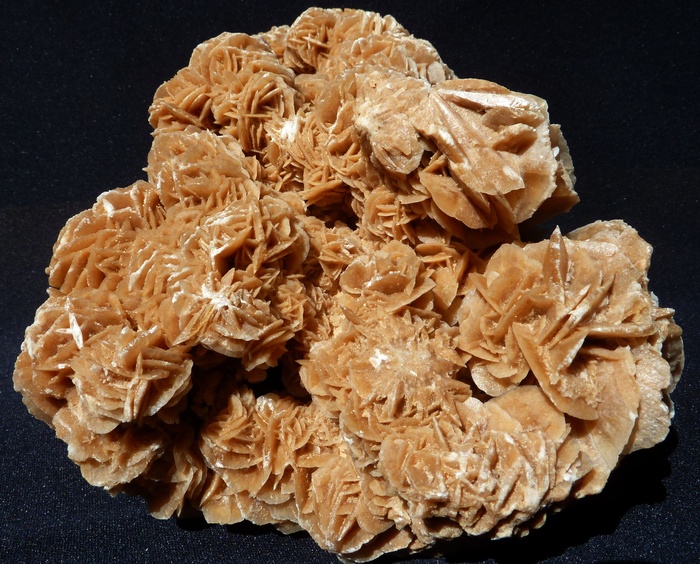近距离，照片，棕色，多面岩石，沙玫瑰，沙漠玫瑰，沙色，黄色