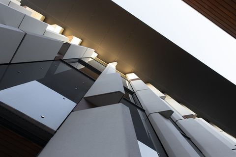 建筑物低角度摄影