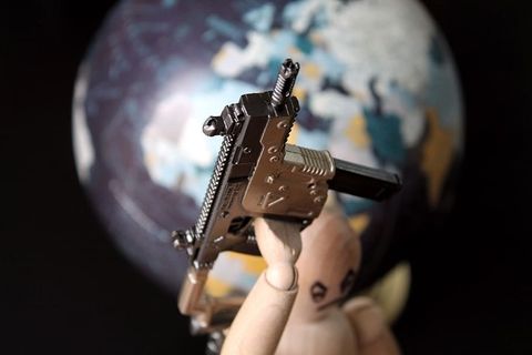 *，世界，枪支，克里斯矢量，战争，全球，国际*，