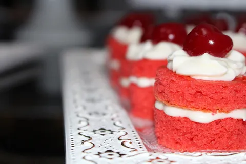 蛋糕、甜品、红丝绒、sobremes、糖果、甜点、食品和饮料、食品