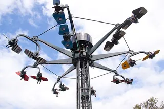 旋转木马，小山，娱乐，娱乐，斯文图尔，主题，天空，低角度视野