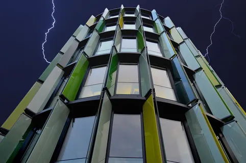 夏季天气、建筑施工、天际线、防晒霜、立面、科隆、莱茵港、摩天大楼 夏季天气、建筑施工、天际线、防晒霜、立面、科隆、莱茵港、摩天大楼