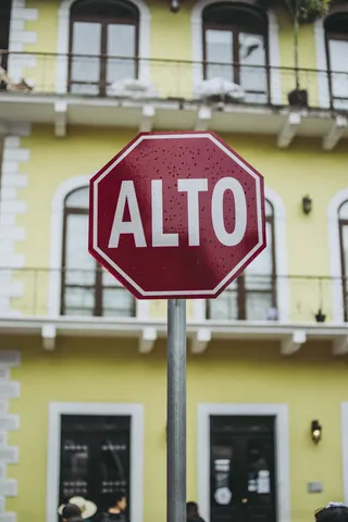 Alto道路标志