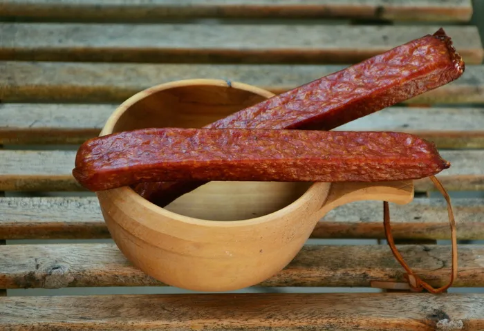 landjäger，香肠，腊肉，丰盛，辛辣，mettwurst，木杯，食品