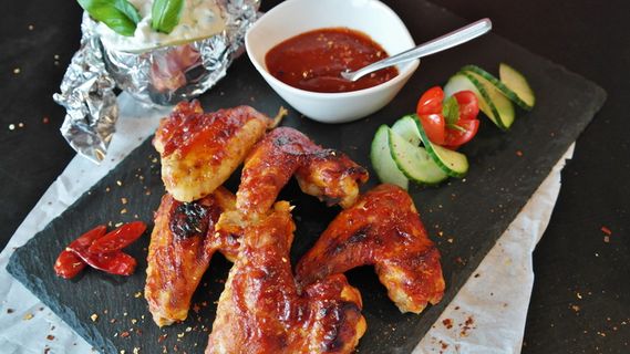熟食,鸡肉,鸡翅,鸡翅,水牛,食物,餐,吃 熟食,鸡肉,鸡翅,鸡翅,水牛,食物,餐,吃