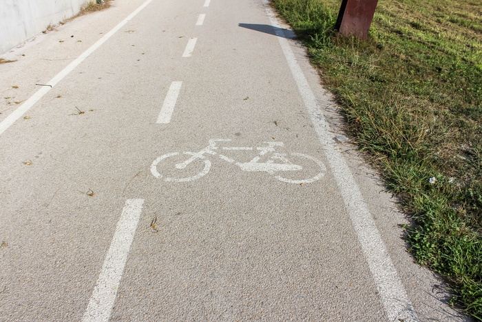 自行车，道路，分区，灰色，白绿色，草，自然，标志