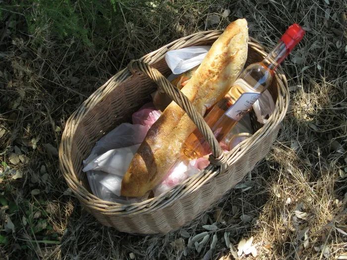 野餐，面包，葡萄酒，食物，户外，面包，葡萄酒，篮子，自然