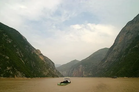 河流、峡谷、峡谷、岩石、水、景观、山脉、桥梁 河流、峡谷、峡谷、岩石、水、景观、山脉、桥梁