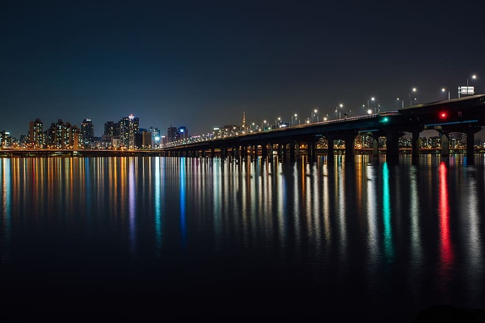 夜间照明的建筑物