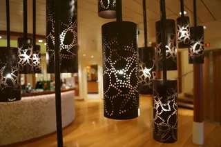 建筑、建筑、商业、吸顶灯、特写、设计、展览、家具