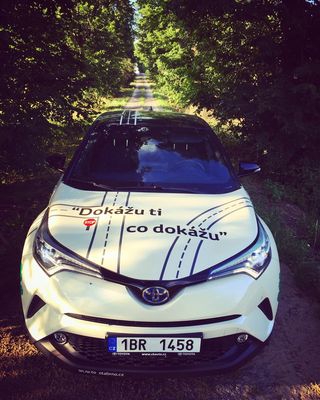 česko，oslavička，绿色汽车，生态汽车，exo，c-hr，丰田c-hr，混合动力汽车