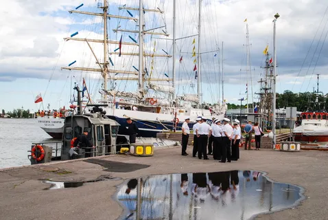 芬兰，赫尔辛基，船，帆船，桅杆，水手，倒影，游泳池