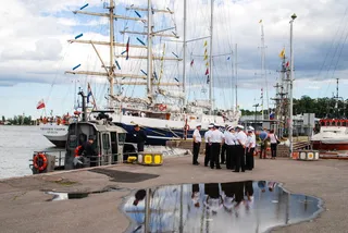 芬兰，赫尔辛基，船，帆船，桅杆，水手，倒影，游泳池