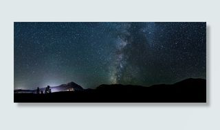 星系、天空、夜晚、恒星、空间、山脉、树木、景观