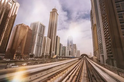 迪拜市中心摩天大楼的地铁美景 迪拜市中心摩天大楼的地铁美景