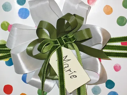 绿色、白色、缎带、系带、礼物、自制、为您准备、循环 绿色、白色、缎带、系带、礼物、自制、为您准备、循环