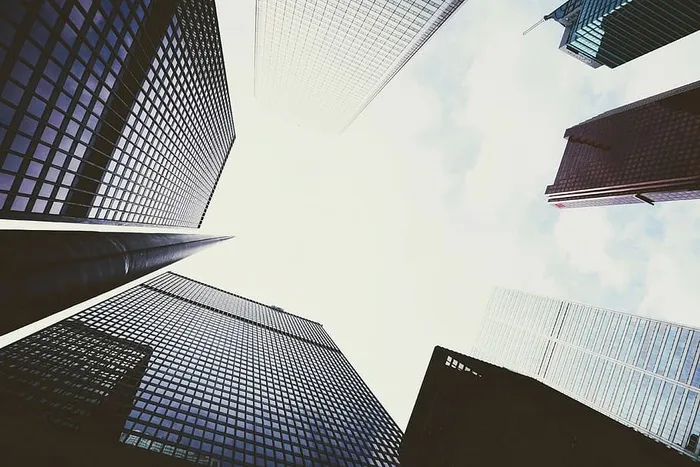 城市商业区的摩天大楼