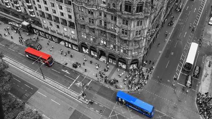 英国、苏格兰、爱丁堡、王子街、街景、路口、公交车、大楼