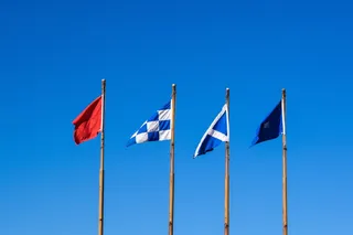 旗帜，旗帜，标志，桅杆，旗帜，天空，蓝色，爱国主义