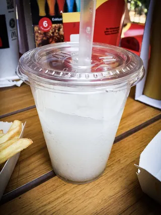 德国，卡尔斯鲁厄，食品和饮料，桌子，稻草，饮用稻草，食品，饮料