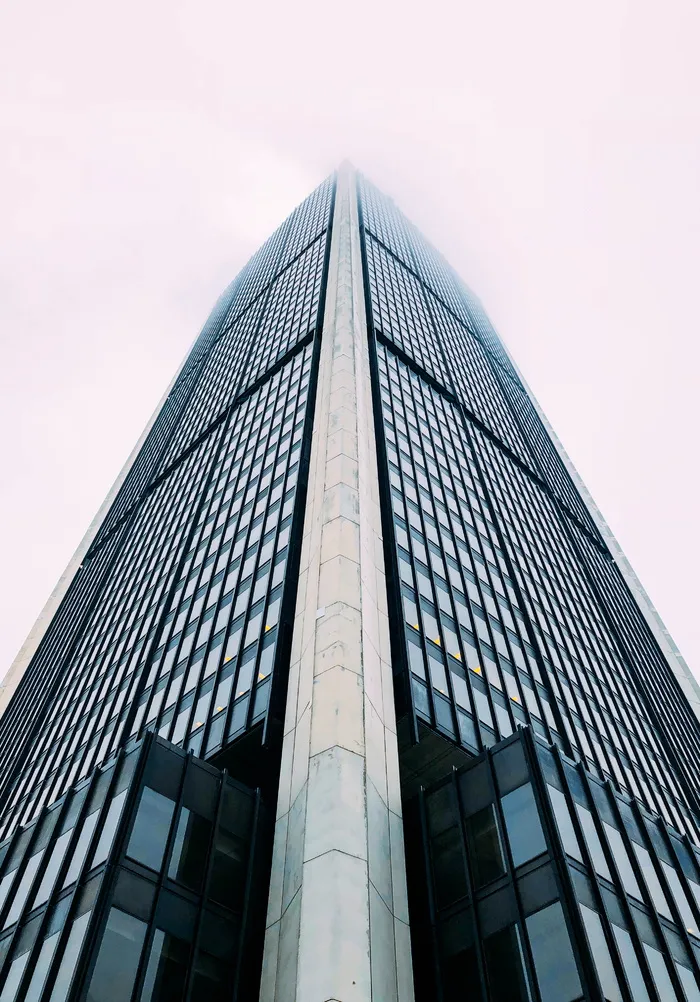 高层建筑的虫眼视图