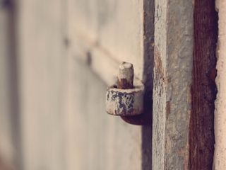 灰色混凝土墙，锈蚀，机器，门，木材，旧，纹理，室内