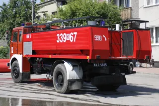 汽车、消防车、红色、卡车、运输、陆上车辆、运输方式、日期