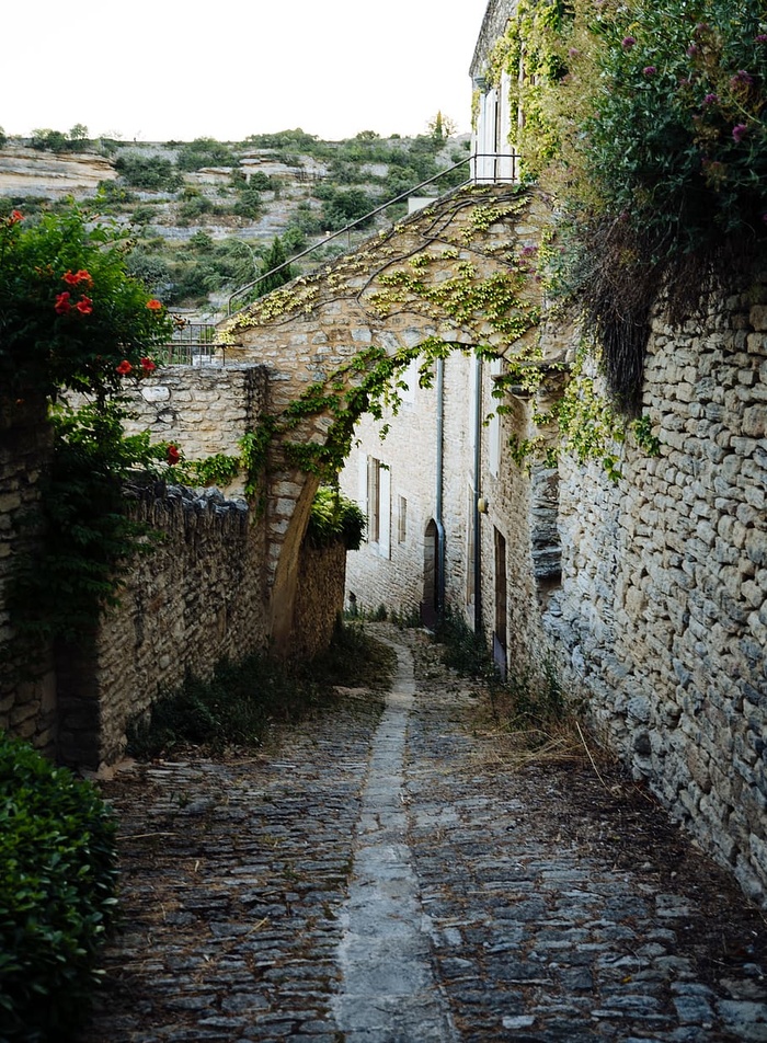 砖砌路面，人行道，小径，人行道，人行道，石板，鹅卵石，户外