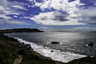 加利福尼亚州旧金山小径上的马歇尔海滩