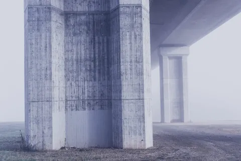 灰白色混凝土结构 灰白色混凝土结构
