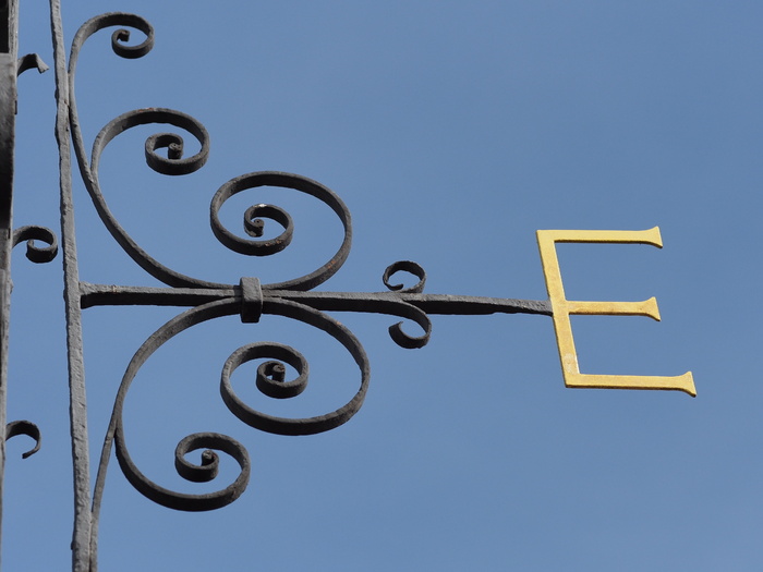 东方，e，风向标，风向标，方向，基数，低角度视图，金属