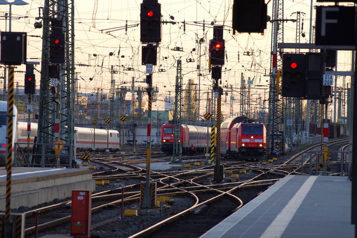 火车站、gleise、轨道交通、远程交通、火车、铁路、轨道、铁轨