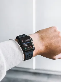 深空黑不锈钢 Apple Watch 13:05 深空黑不锈钢 Apple Watch 13:05