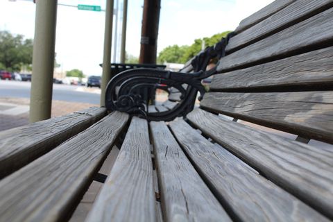 美国，弗雷德里克斯堡，长凳，木质材料，白天，图案，特写，无人