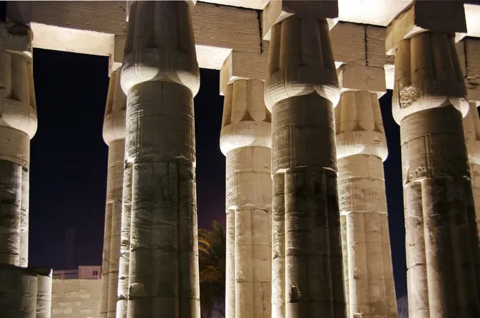 埃及，卢克索，寺庙，柱廊，夜间，纸莎草捆柱，建筑，建筑