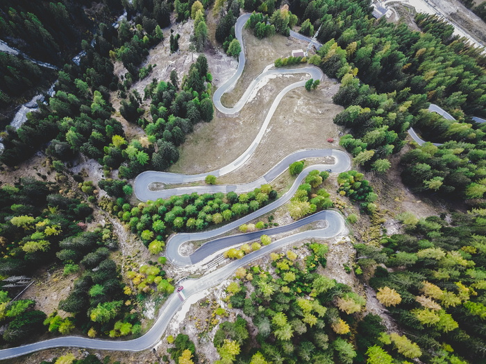山路鸟瞰图